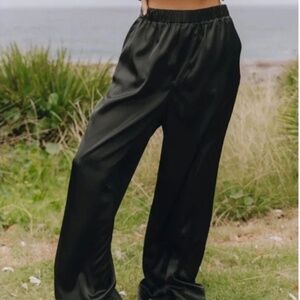 Daily Drills Silky Resort Pants - Black